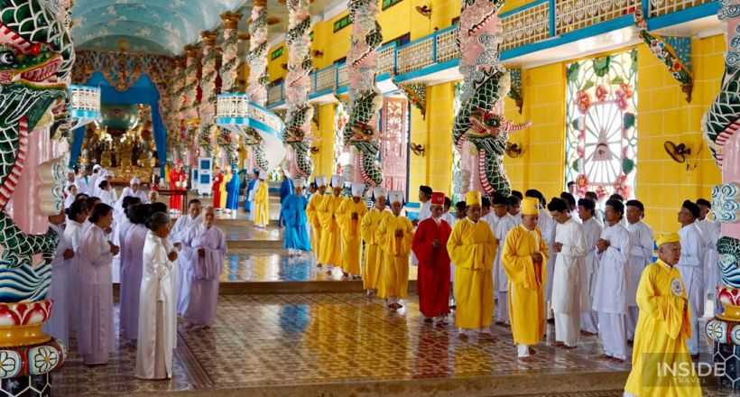 Full Day Cu Chi Tunnels and Cao Dai Temple Tour