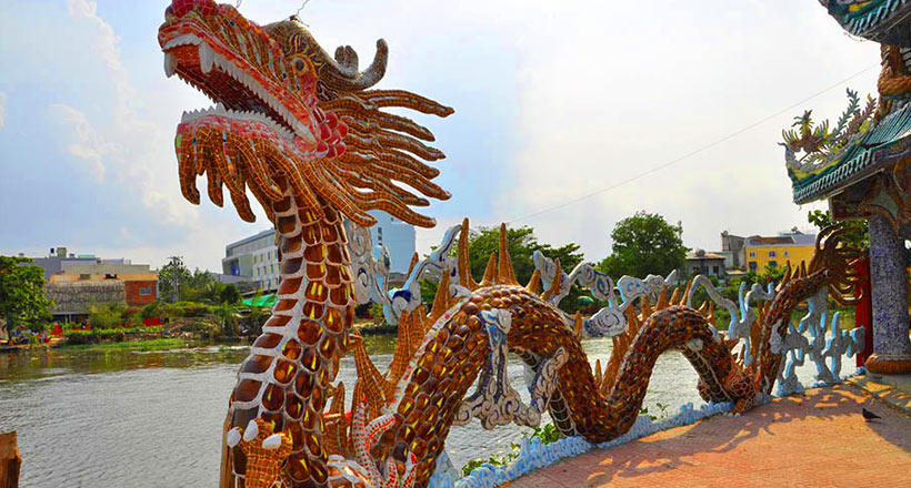 Saigon Dragon Floating Temples by Luxury Speedboat - SIC tour