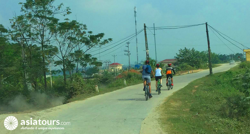 Cycling to Traditional Handicraft Village from hanoi